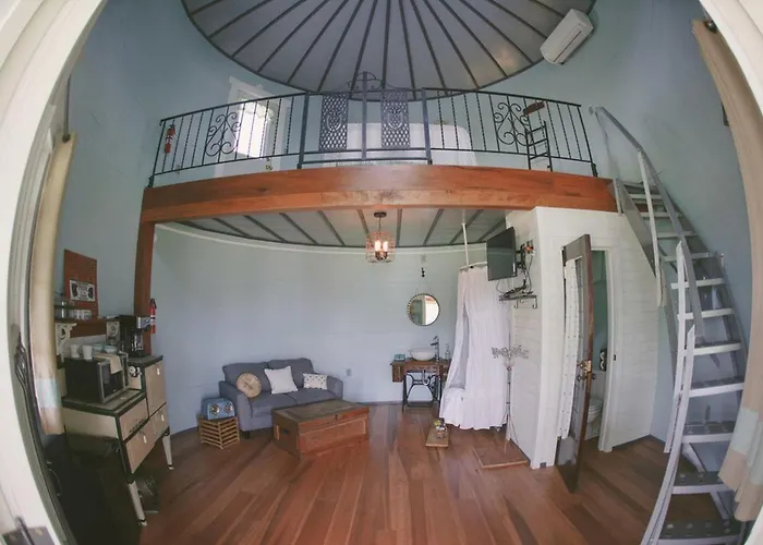 Converted Grain Silo For Unique Glamping In Alvin, Illinois Holiday home *