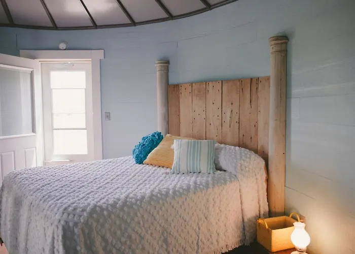 Converted Grain Silo For Unique Glamping In Alvin, Illinois Holiday home *